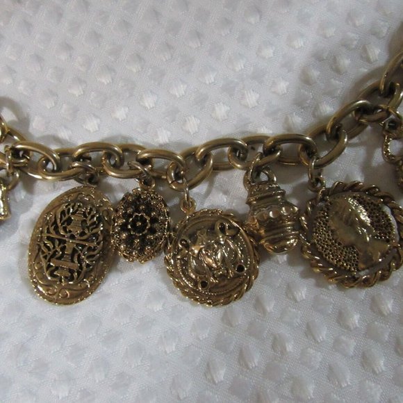 Heavy Chain Bracelet -Gold Color - Costume Jewelry - Picture 6 of 9